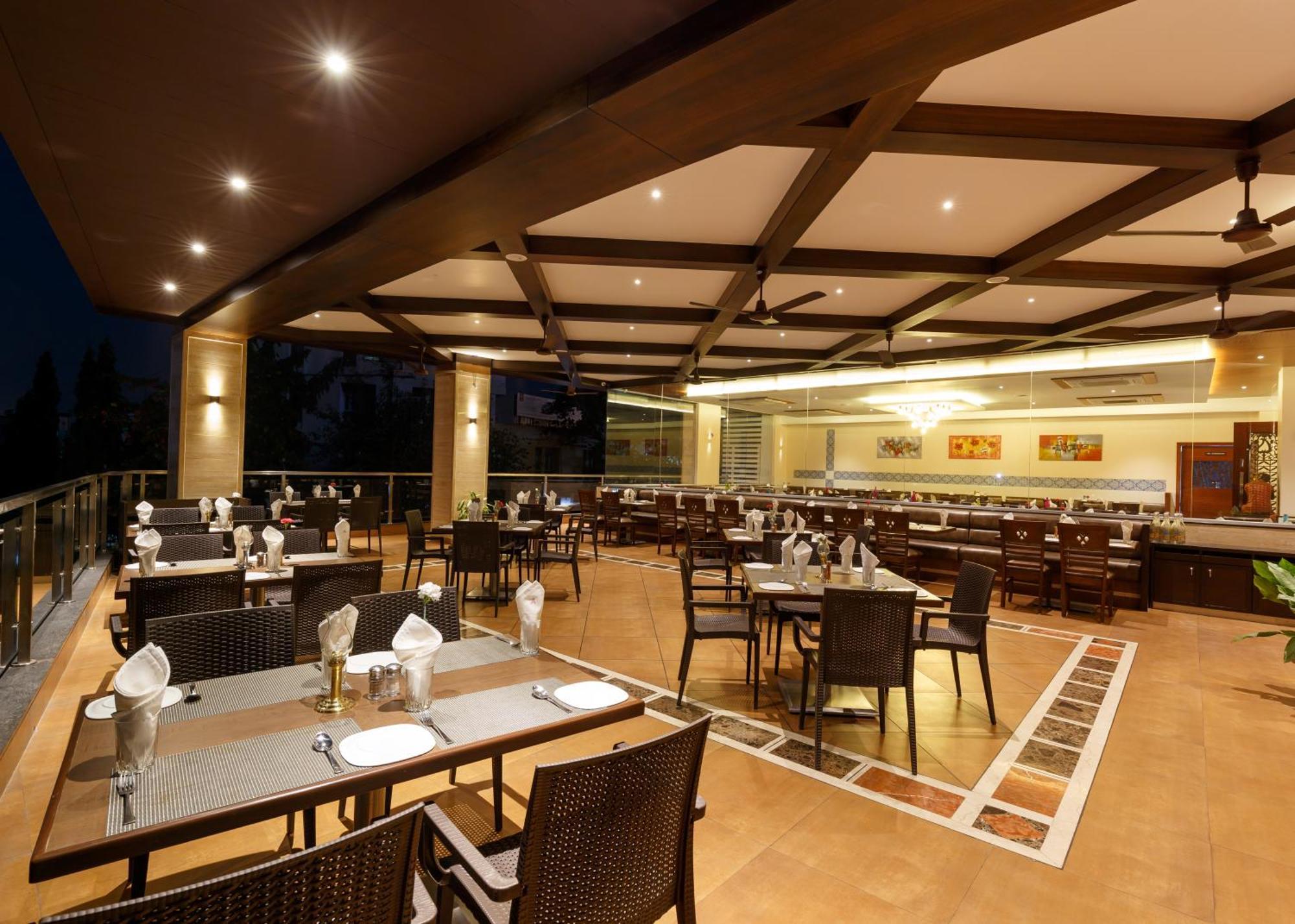 Hotel Ayodhya Kolhapur Esterno foto