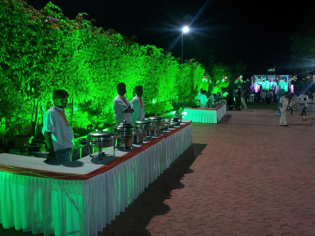 Hotel Ayodhya Kolhapur Esterno foto