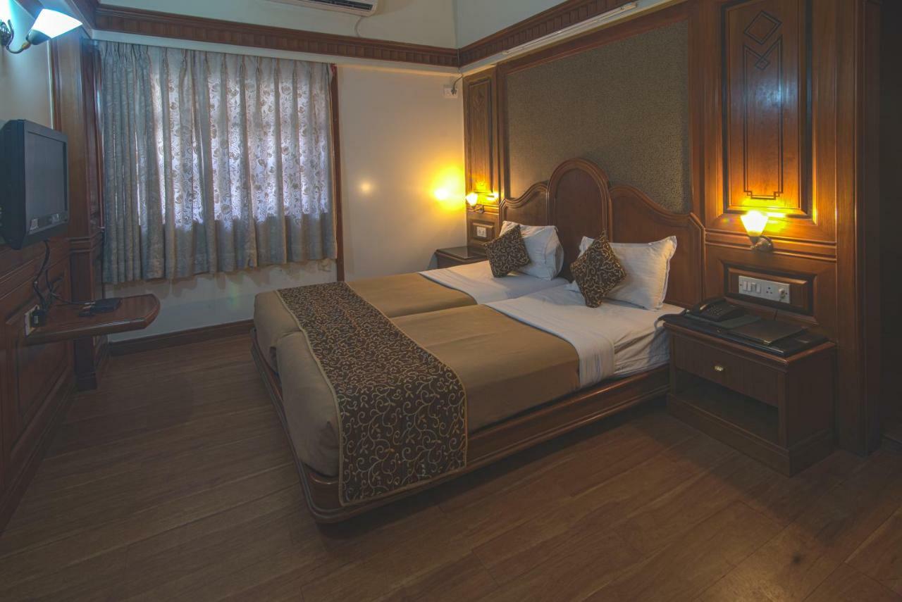 Hotel Ayodhya Kolhapur Esterno foto