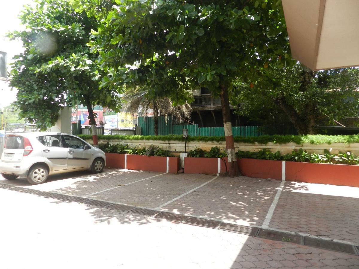Hotel Ayodhya Kolhapur Esterno foto