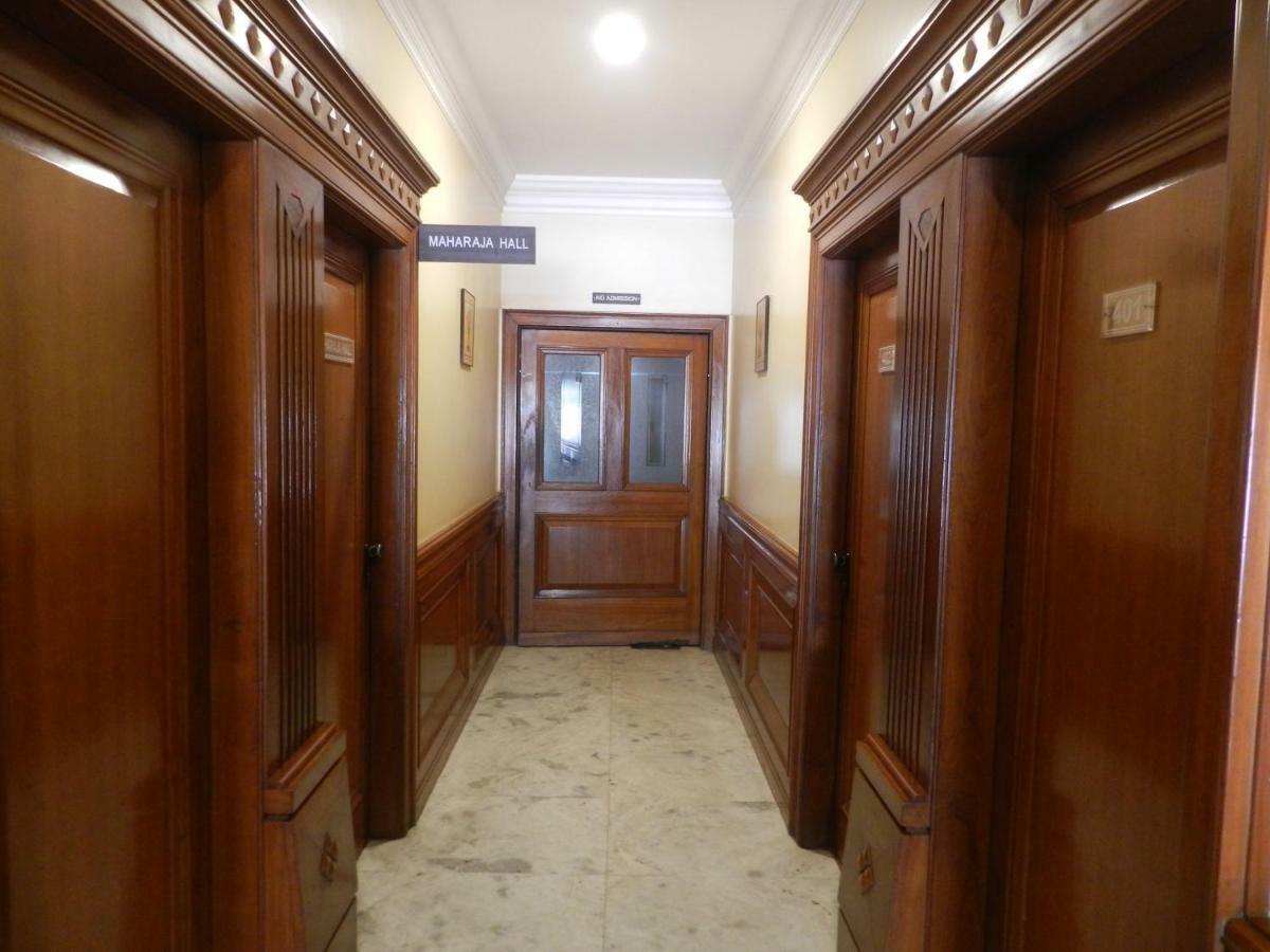 Hotel Ayodhya Kolhapur Esterno foto